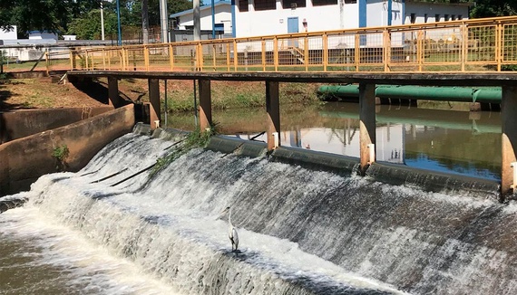 Onda de calor provoca consumo recorde de água em Araçatuba