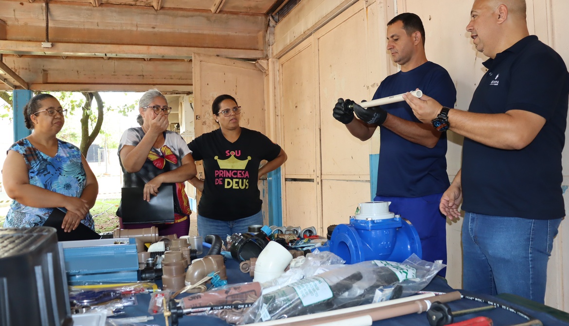 Curso gratuito de encanador capacita mulheres pelo 4º ano consecutivo, em Araçatuba