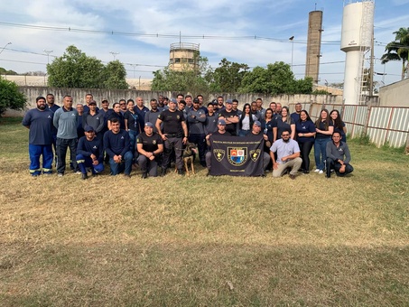 Agentes comerciais da GS Inima SAMAR participam de treinamento de prevenção a ataques de cães com o 12º BAEP